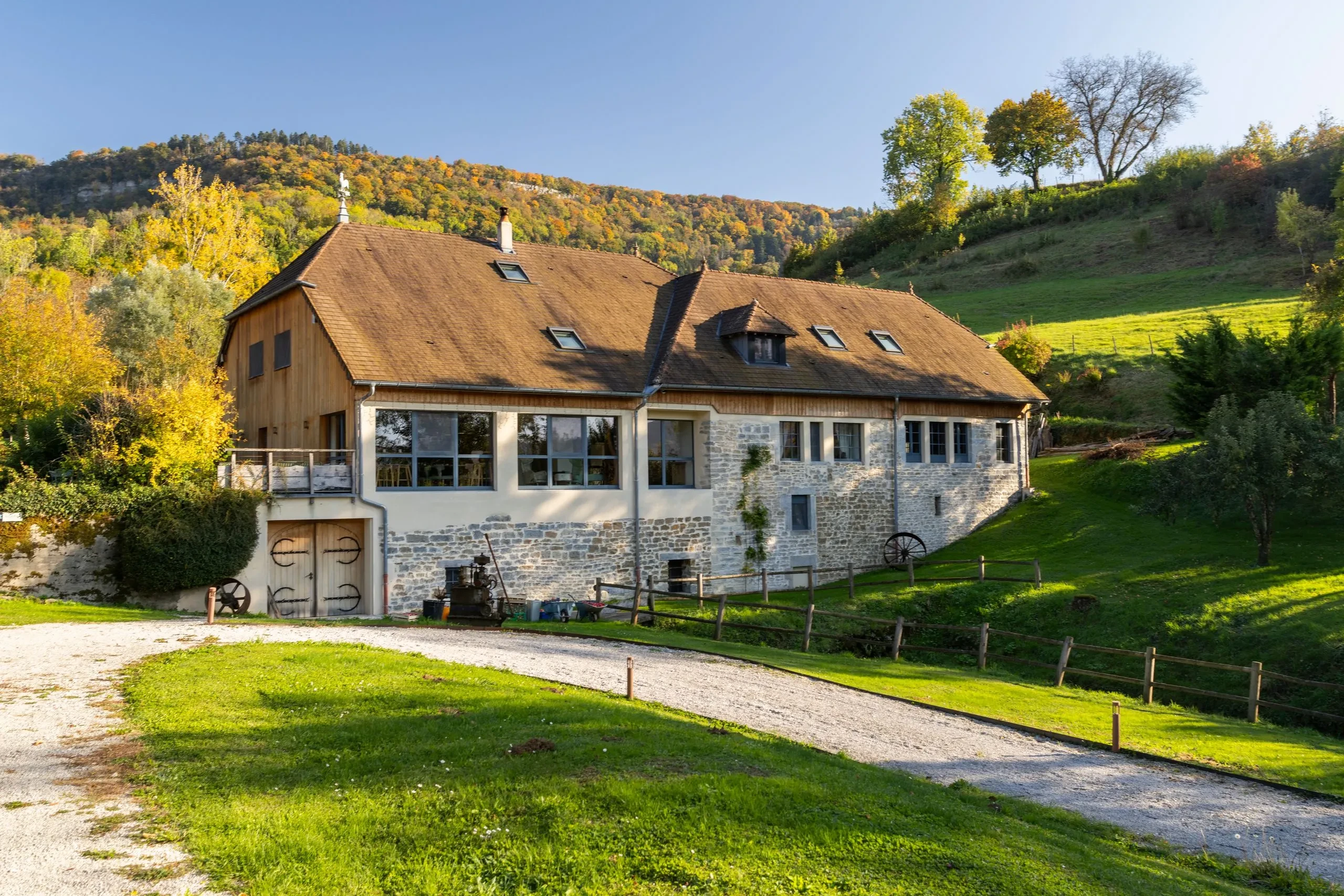Grande maison en pierre à la campagne - Chambre d'hôtes Salins les Bains - Domaine La Scierie